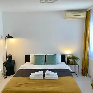 Apartament Matt Studio, Bucureşti